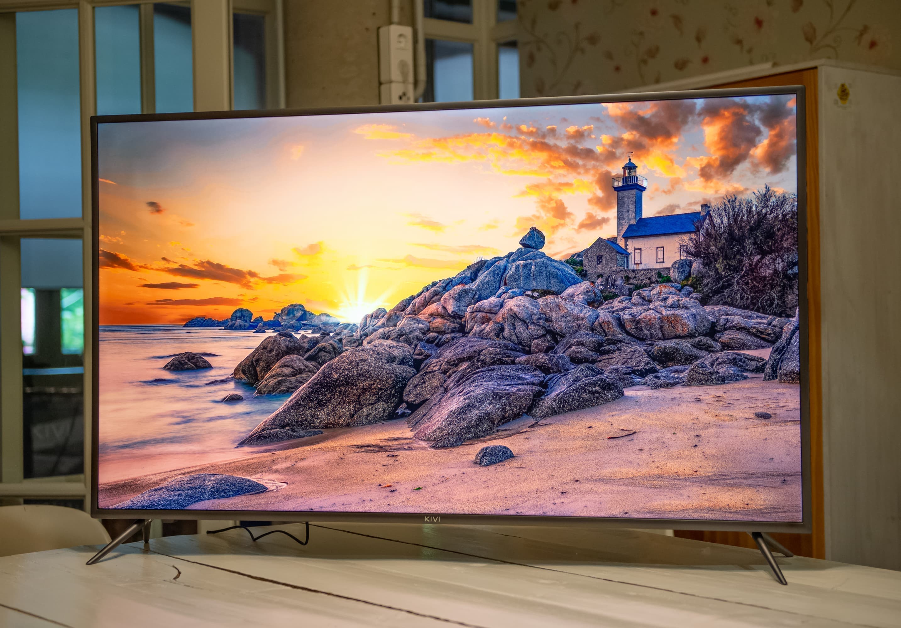 Лучшие телевизоры 2023 цена качество 43. Телевизор Samsung 2022. Samsung QLED 2022. Телевизор самсунг 2022 года. Телевизор kivi 65 дюймов.